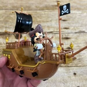 Disney‎ Mickey Mouse Pirate Ship Toy Rolling Figure FAC-023193-21215 Brown Black